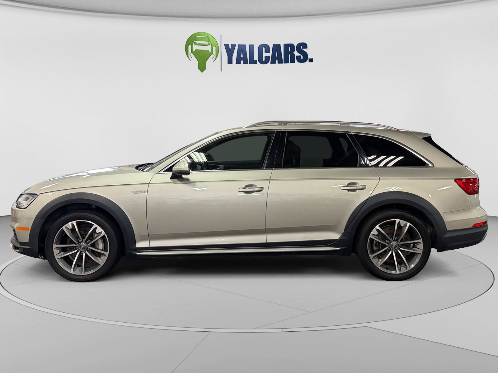 Used 2017 Audi A4 2.0T allroad Premium Plus w/ Technology Package AWD/4WD image 2