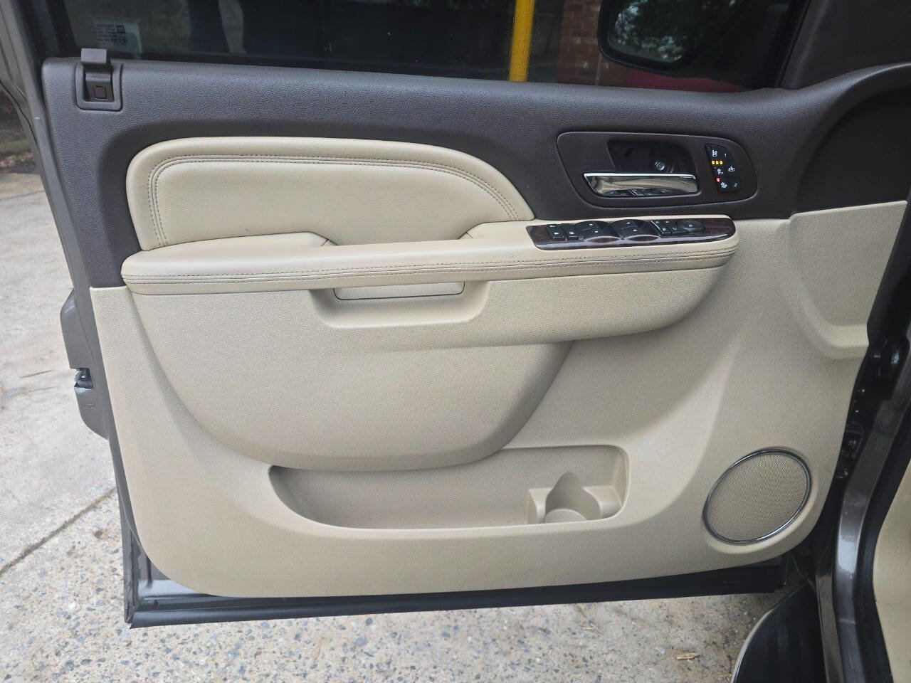 Used 2013 GMC Yukon Denali image 6