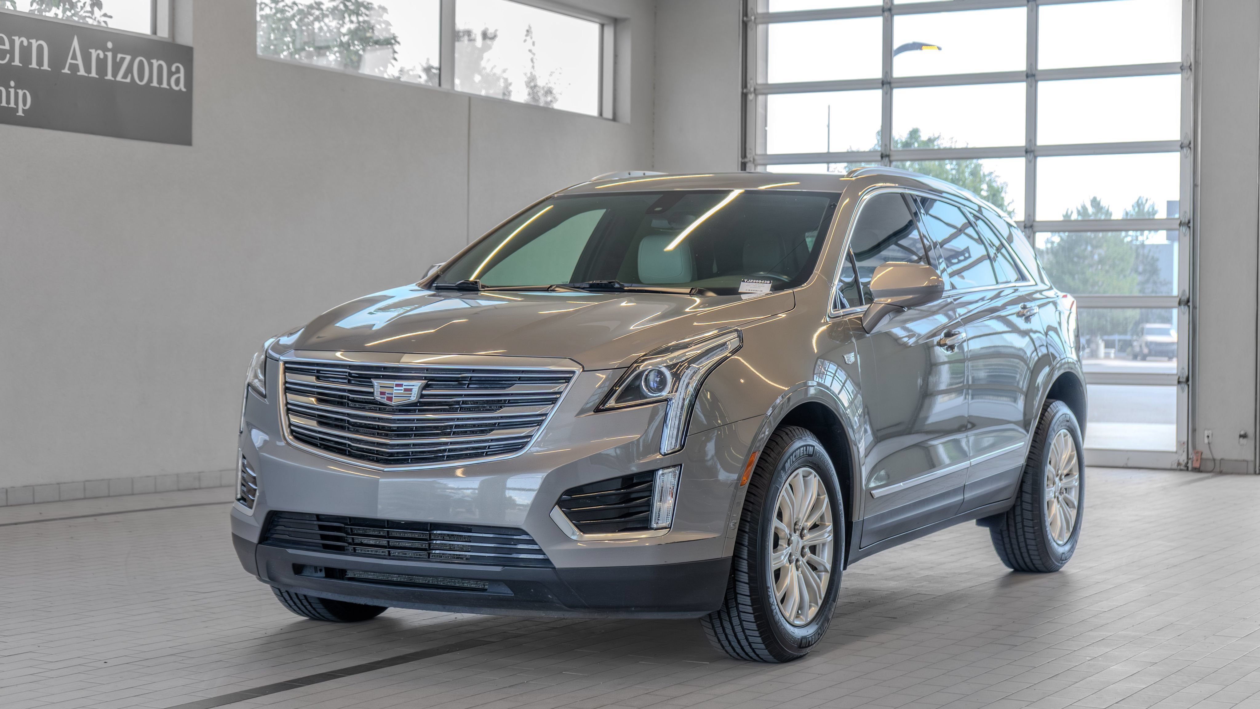 Used 2018 Cadillac XT5 FWD w/ LPO, Wheel Lock Package image 25