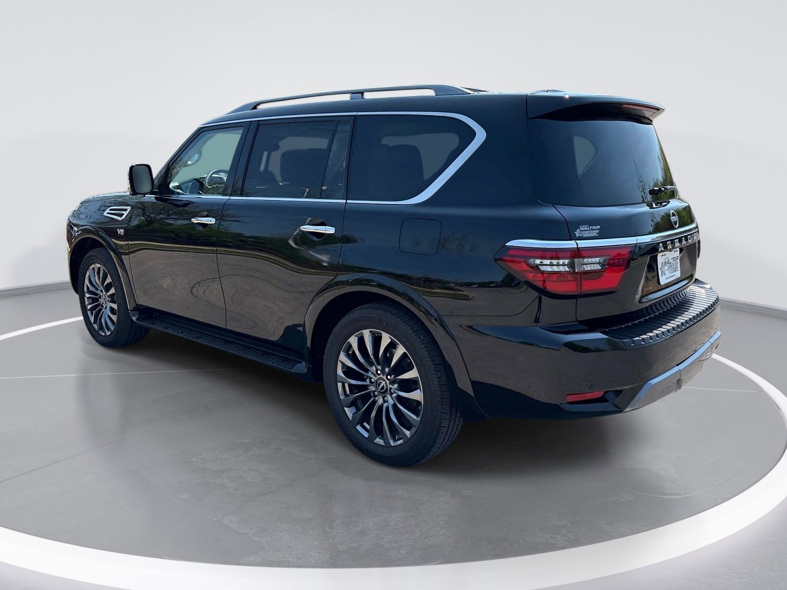 Used 2022 Nissan Armada Platinum w/ Captain's Chairs Package image 6