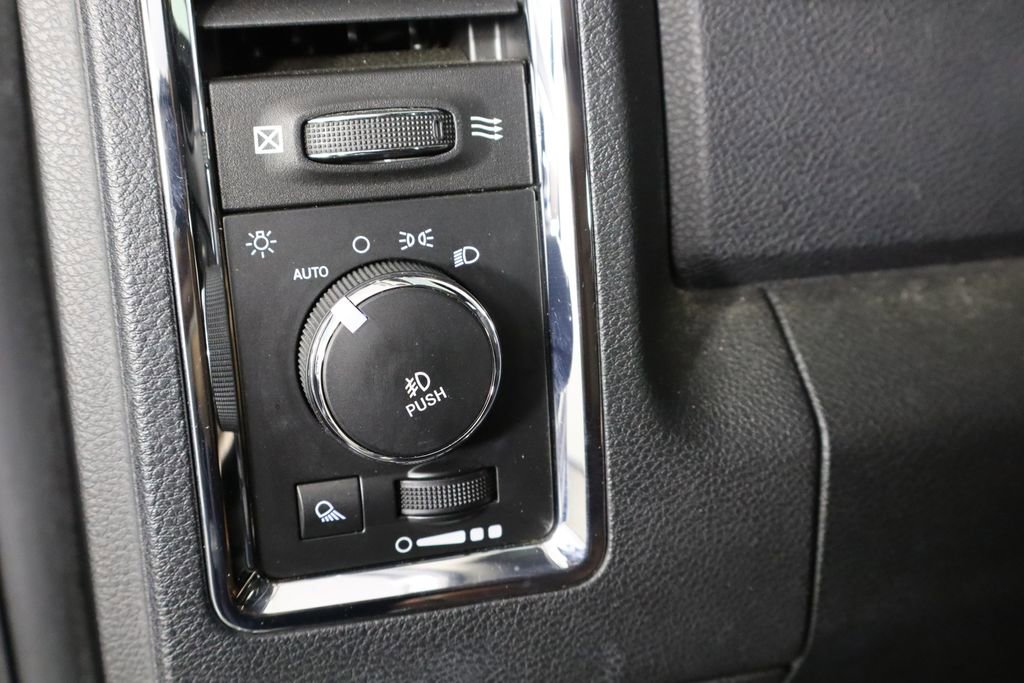 Used 2016 RAM 1500 Laramie Longhorn RWD image 22