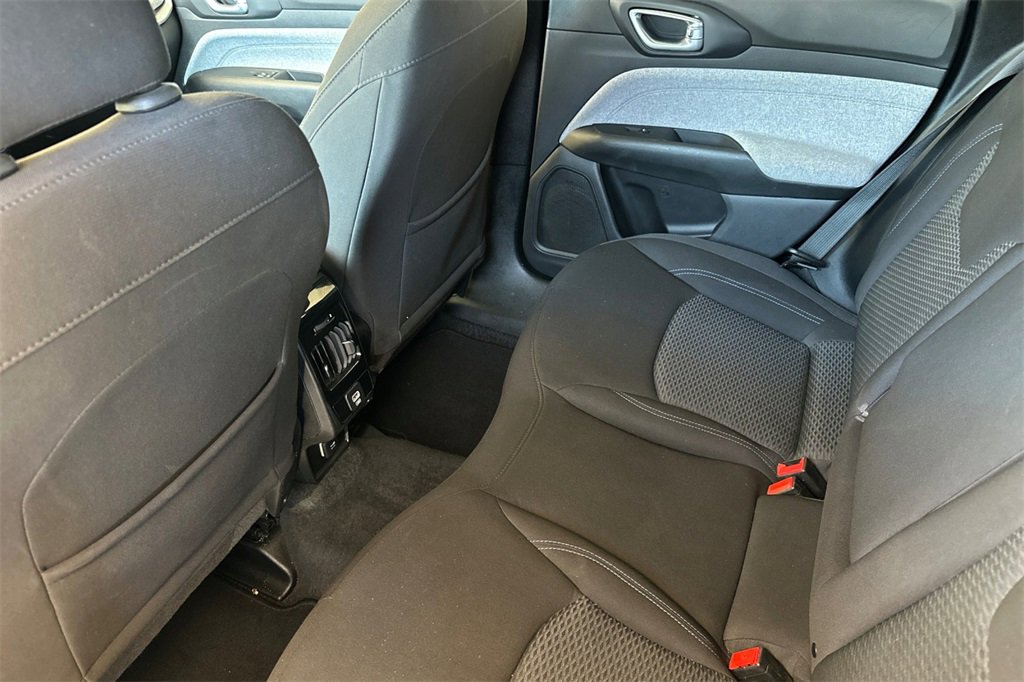 Used 2023 Jeep Compass Sport image 10