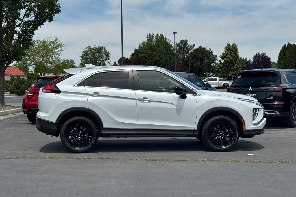 New 2026 Mitsubishi Eclipse Cross LE AWD/4WD image 3