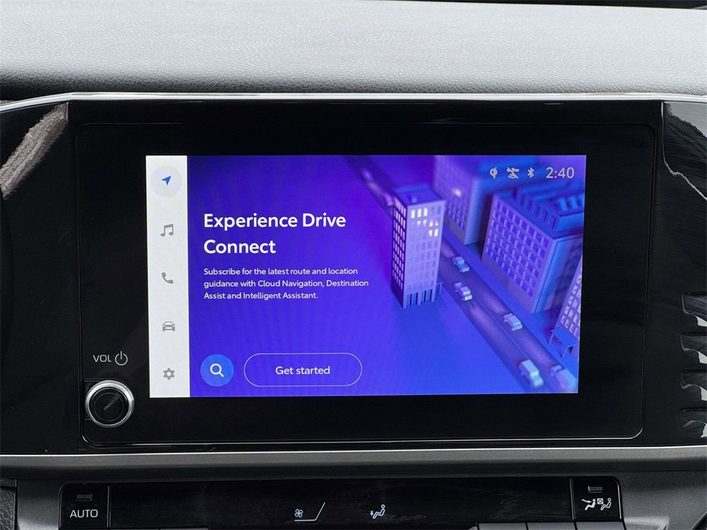 Used 2025 Toyota Camry SE image 3