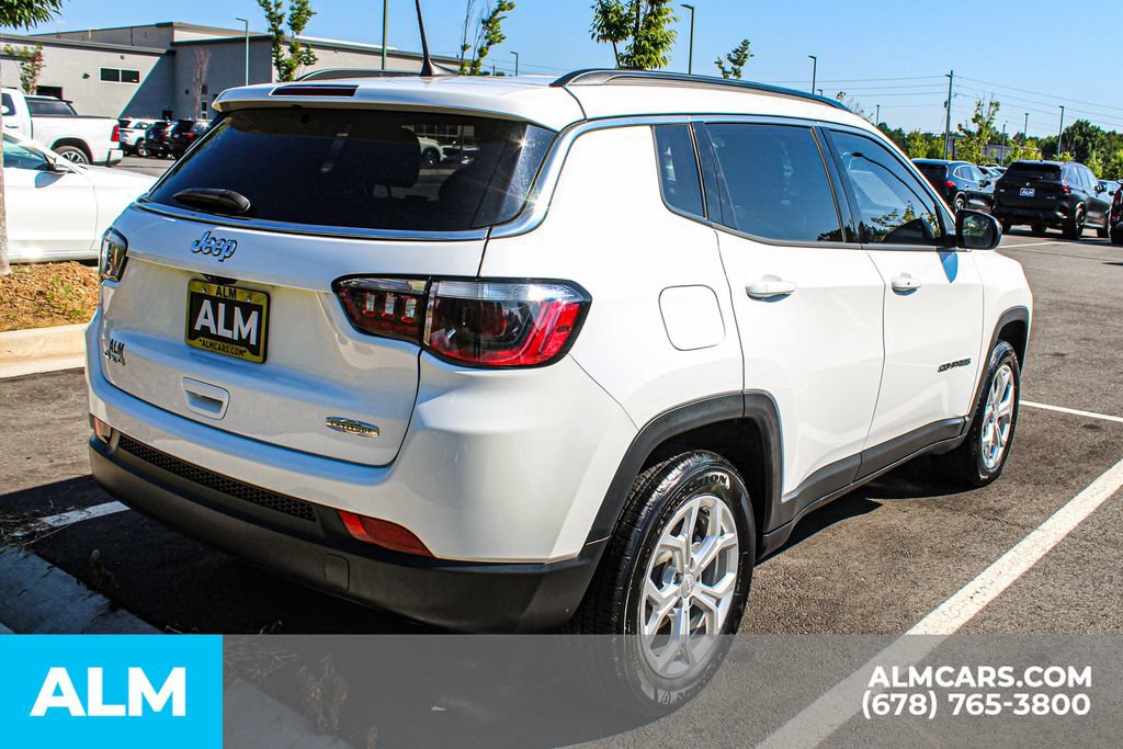 Used 2024 Jeep Compass Latitude AWD/4WD image 5