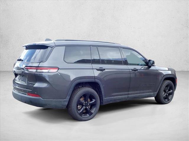 Used 2022 Jeep Grand Cherokee L Limited w/ Black Appearance Package AWD/4WD image 3
