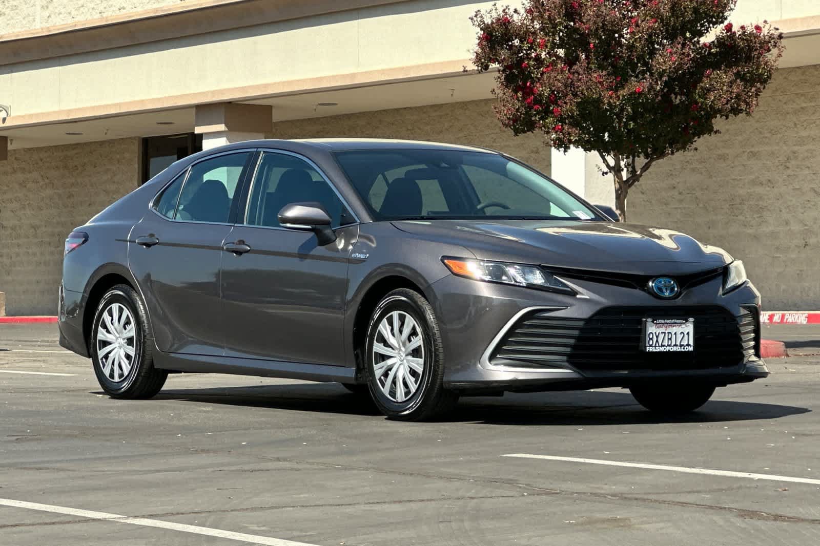 Used 2021 Toyota Camry LE FWD image 8