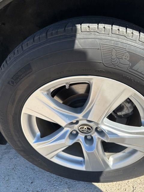 Used 2024 Toyota Highlander LE image 11