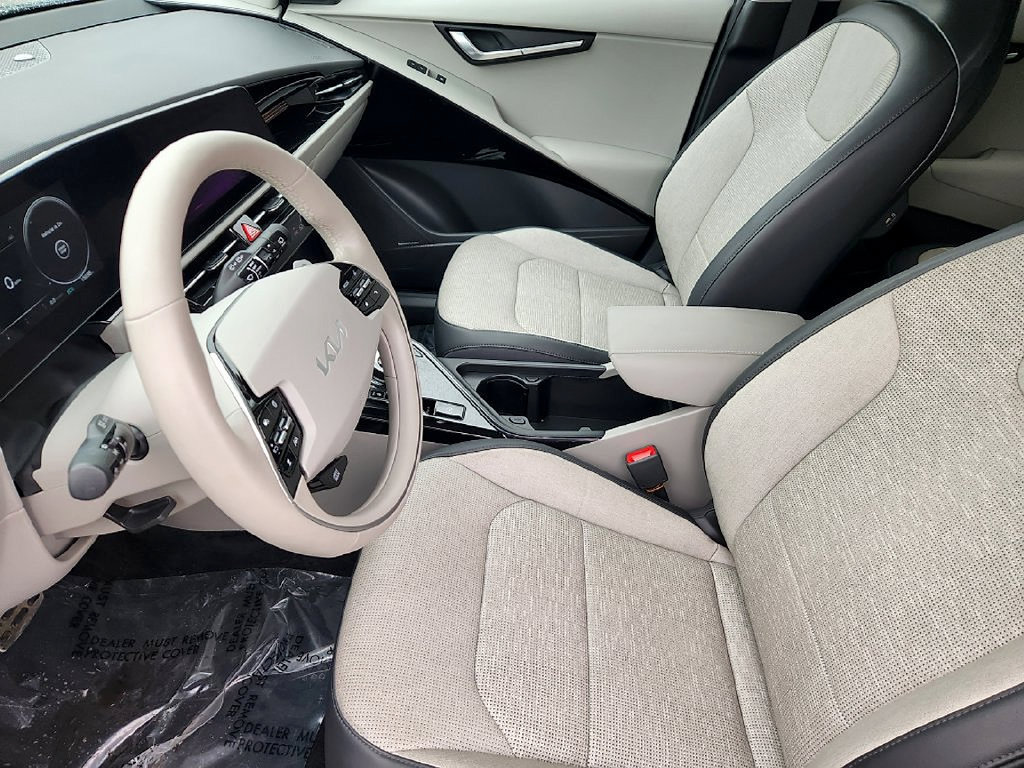 Used 2024 Kia Niro Wave FWD image 13