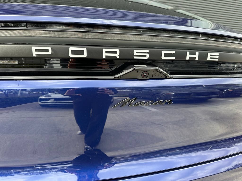 Used 2026 Porsche Macan Electric RWD image 14