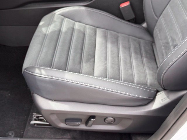 New 2026 Mitsubishi Outlander LE FWD image 39