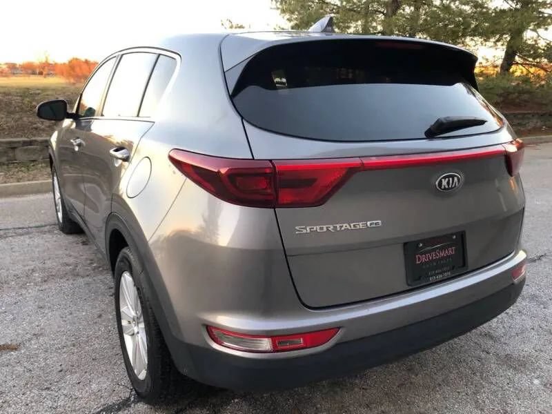 Used 2018 Kia Sportage LX FWD image 32