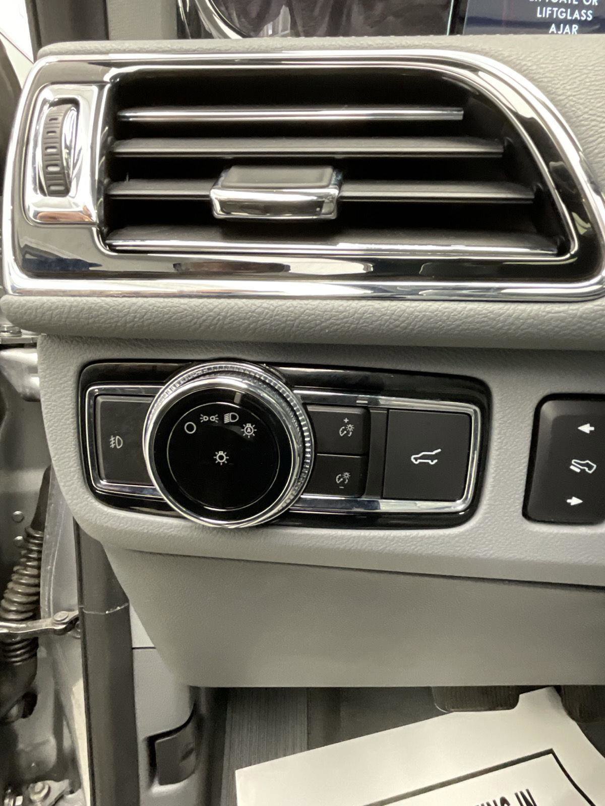 Used 2020 Lincoln Navigator L Reserve w/ Luxury Package AWD/4WD image 30