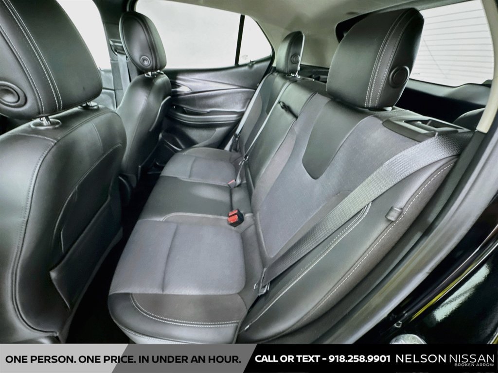 Used 2022 Buick Encore GX Select w/ Sport Touring Package FWD image 23
