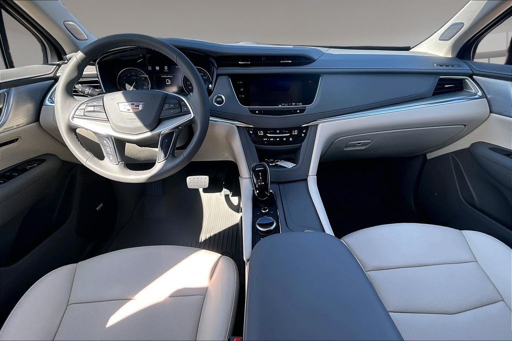 New 2026 Cadillac XT5 Premium Luxury w/ Driver Assist Package AWD/4WD image 5