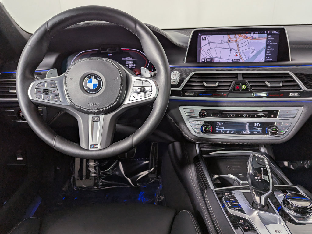 Used 2020 BMW 750i xDrive w/ Executive Package AWD/4WD image 23