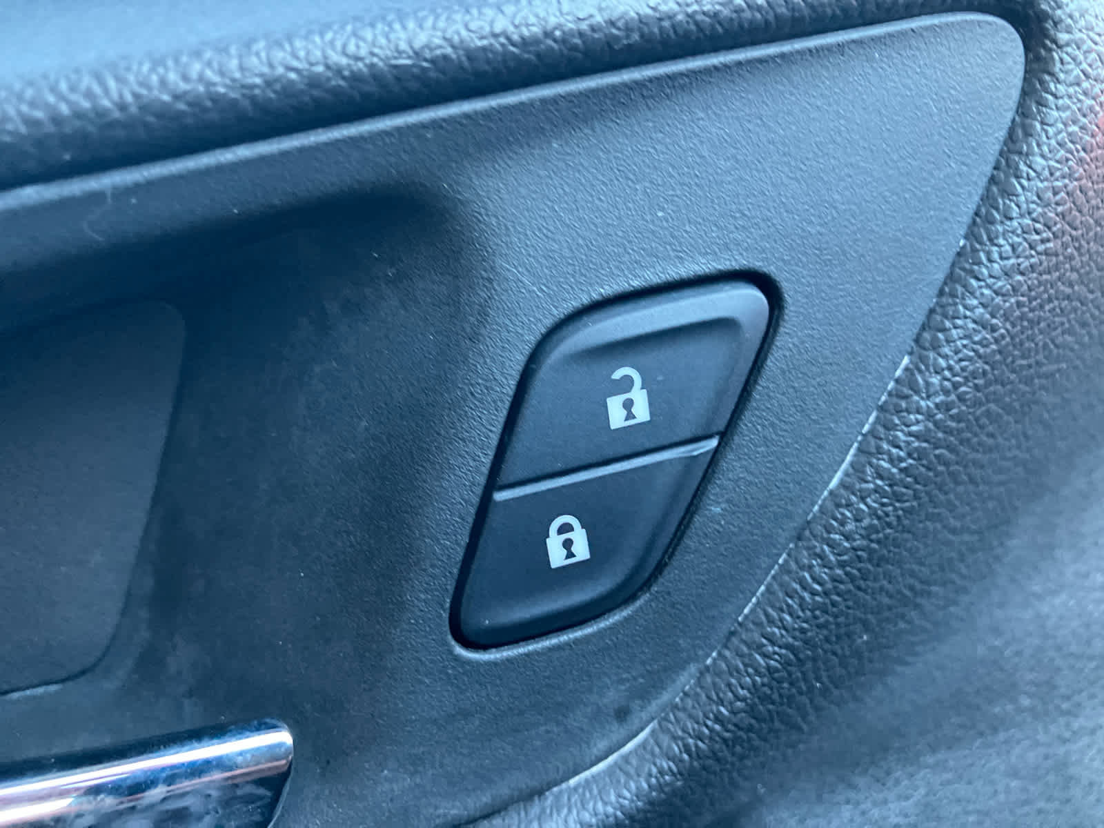 Used 2024 Chevrolet Trax RS w/ Sunroof Package image 12