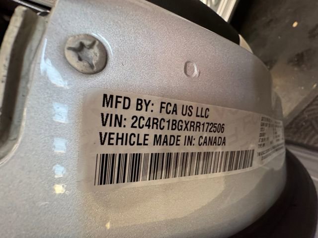 Used 2024 Chrysler Pacifica Touring-L FWD image 30
