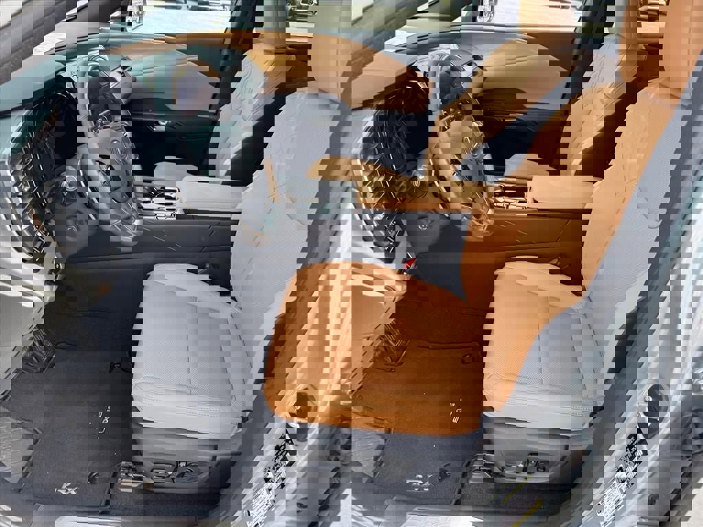 Used 2023 Lexus RX 350 Premium w/ Accessory Package (Z1) FWD image 9