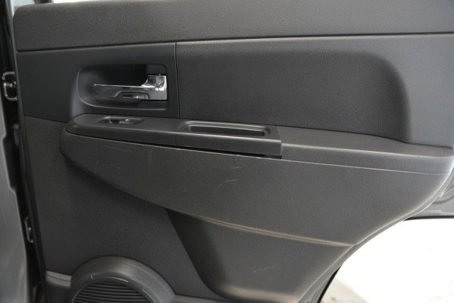 Used 2012 Jeep Liberty Sport image 32