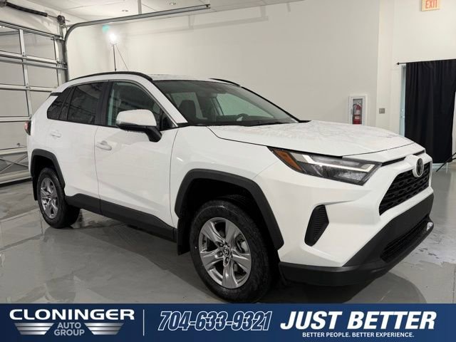 New 2025 Toyota RAV4 XLE video 1