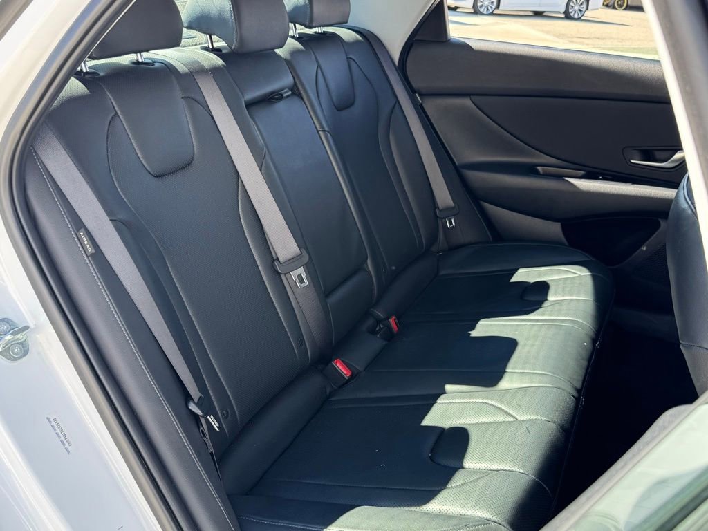 Used 2025 Hyundai Elantra Limited image 33