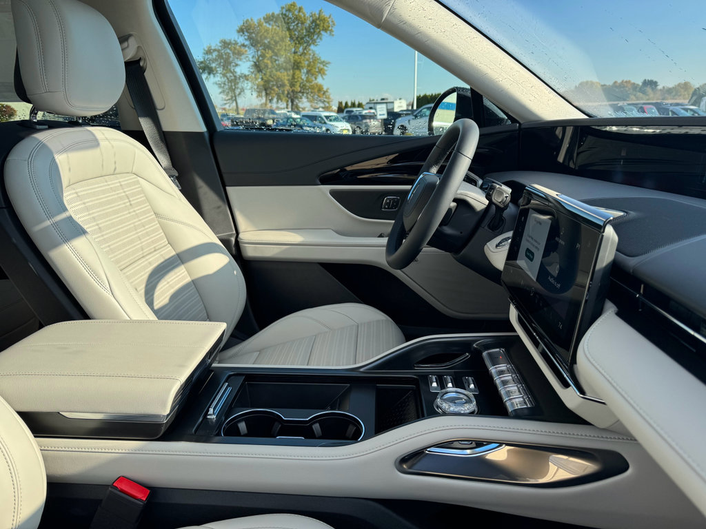 New 2026 Lincoln Nautilus Reserve w/ Jet Appearance Package image 14