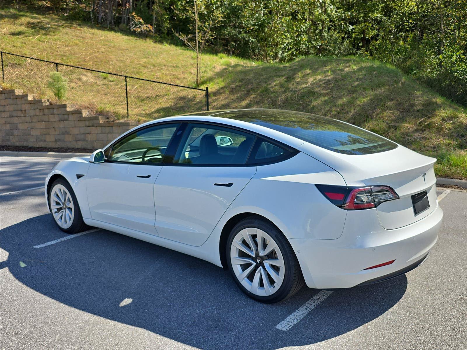 Used 2021 Tesla Model 3 Standard Range Plus RWD image 5