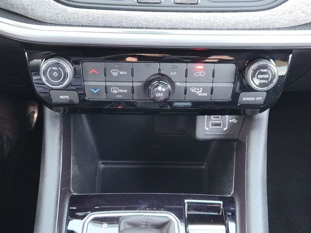 Used 2025 Jeep Compass Sport image 17