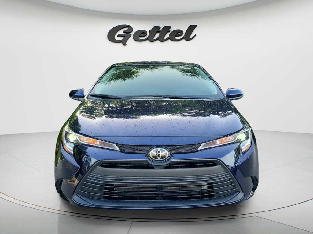 Used 2025 Toyota Corolla LE FWD image 8