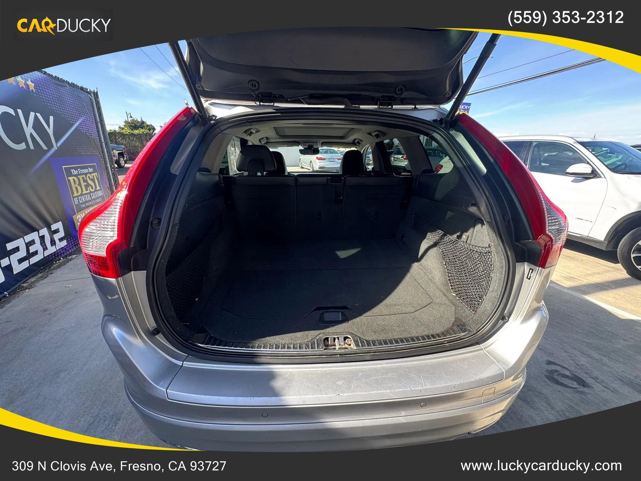 Used 2016 Volvo XC60 T5 Premier w/ Proximity Package FWD image 24