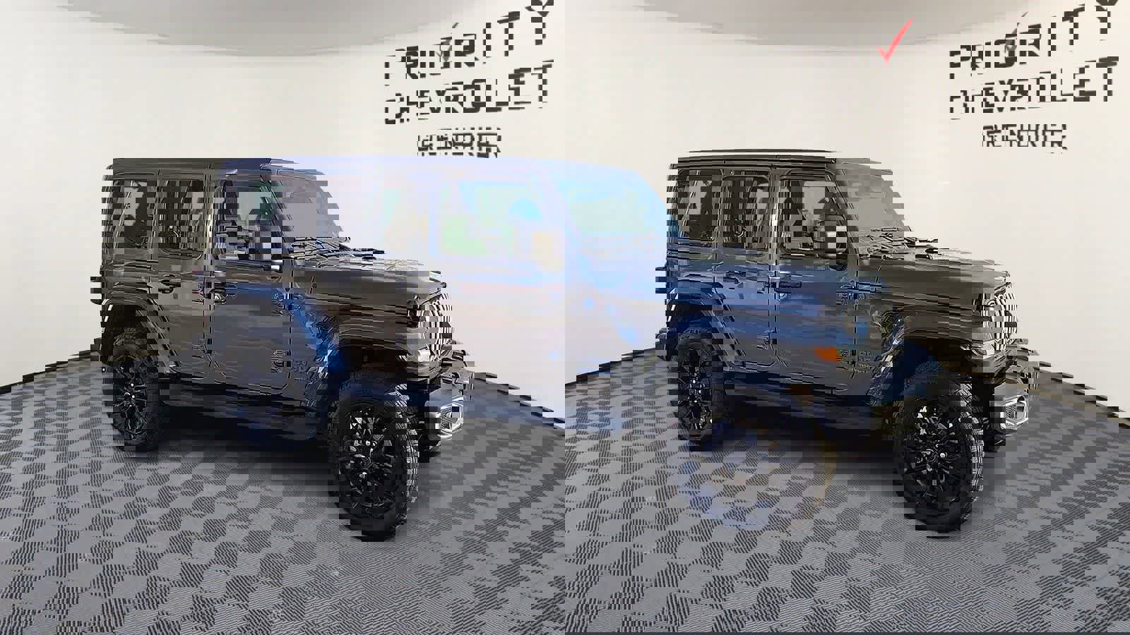 Used 2025 Jeep Wrangler Sahara image 2