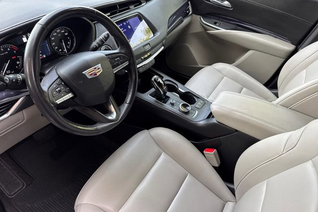 Certified 2023 Cadillac XT4 Luxury w/ Cold Weather Package image 10