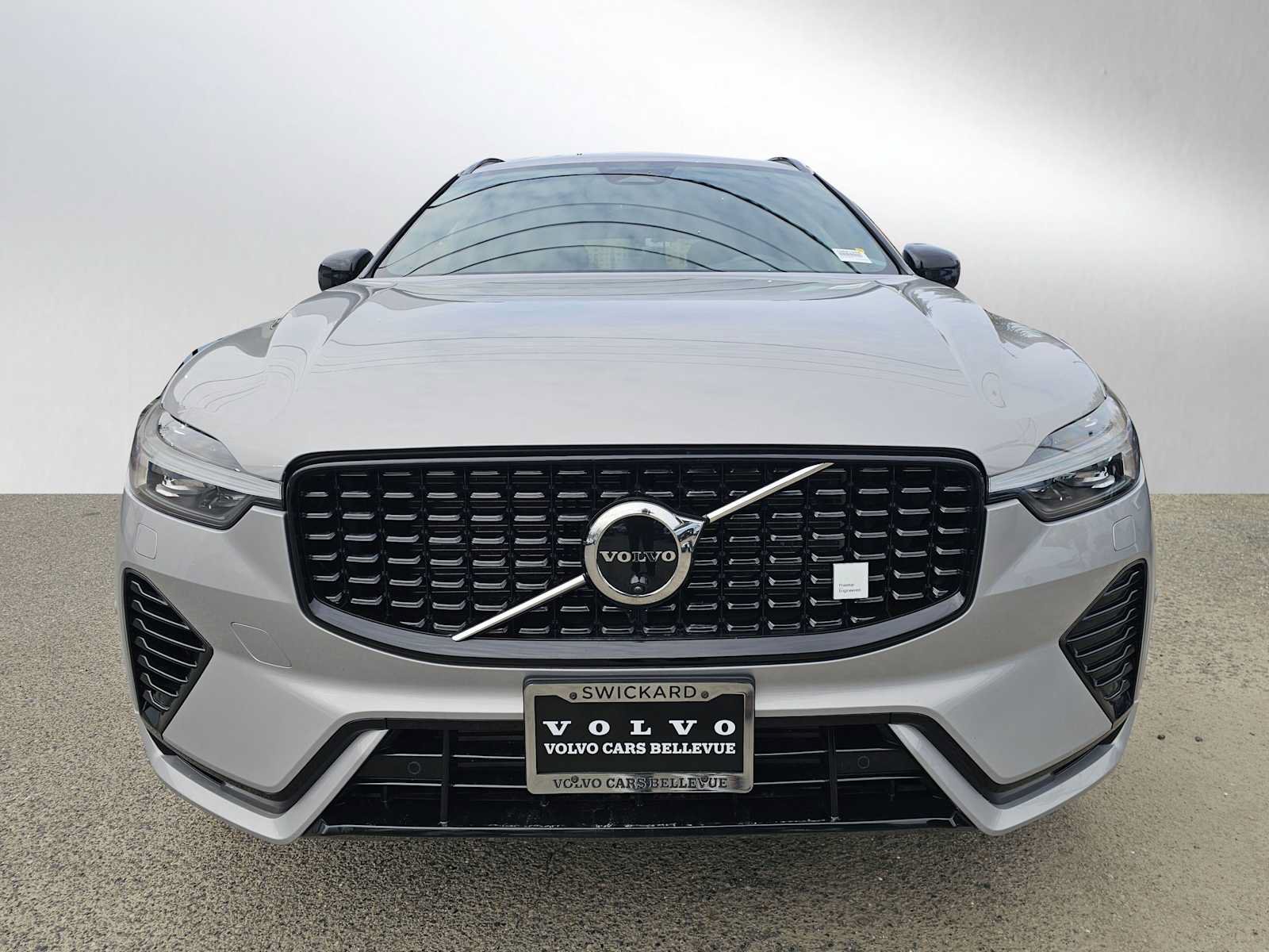 Certified 2025 Volvo XC60 T8 Polestar w/ Protection Package Premier AWD/4WD image 32