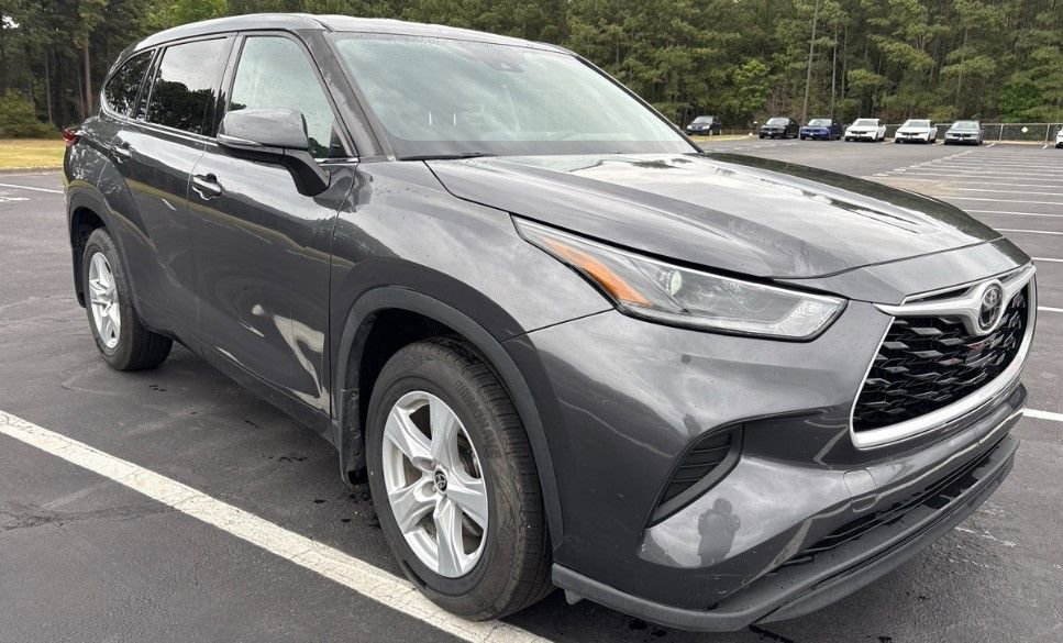 Used 2021 Toyota Highlander L AWD/4WD image 7