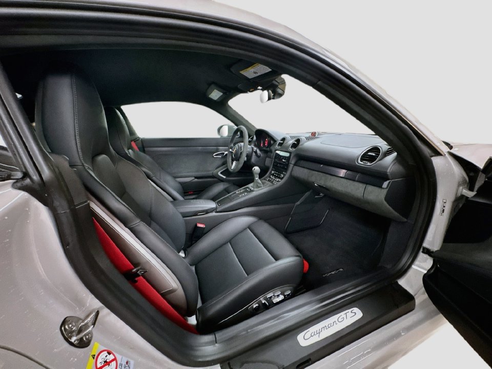 Certified 2025 Porsche 718 Cayman GTS RWD image 27
