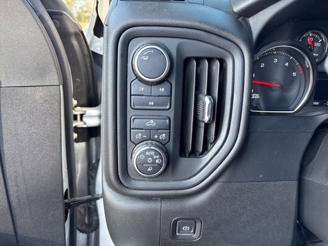 Used 2022 Chevrolet Silverado 2500 Custom w/ Custom Value Package image 19