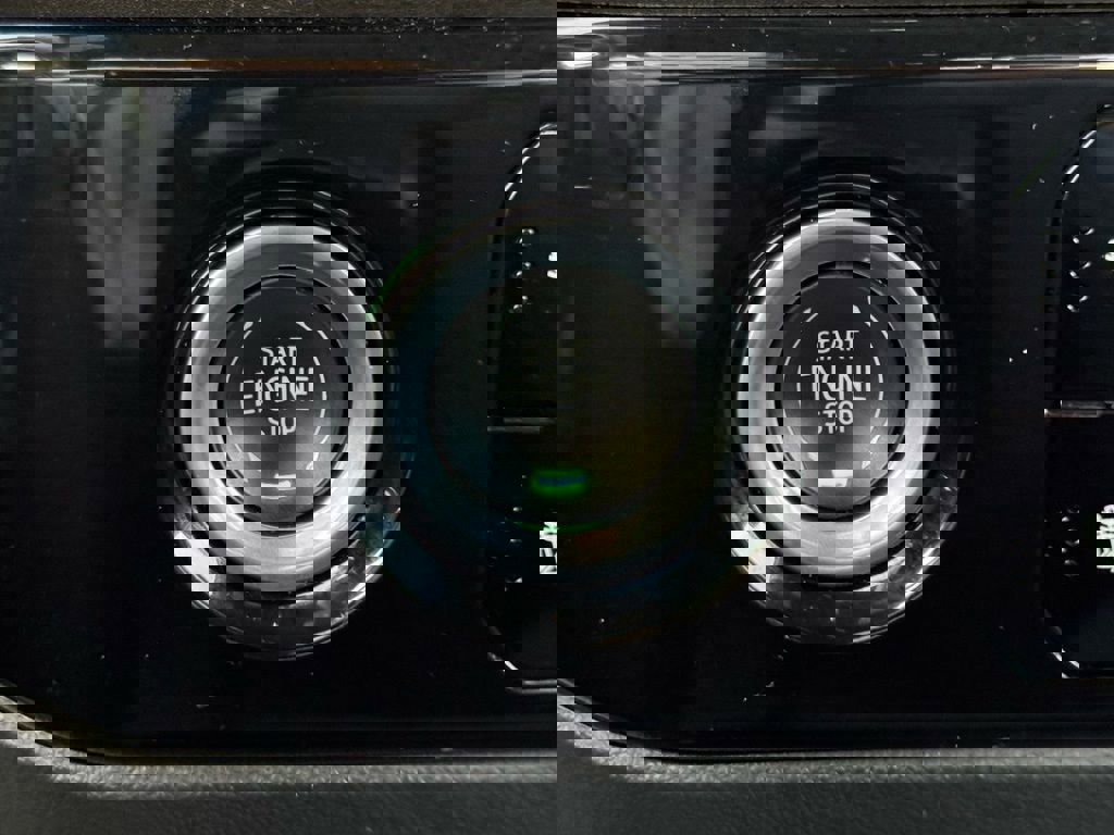 Used 2023 GMC Sierra 1500 Elevation image 24