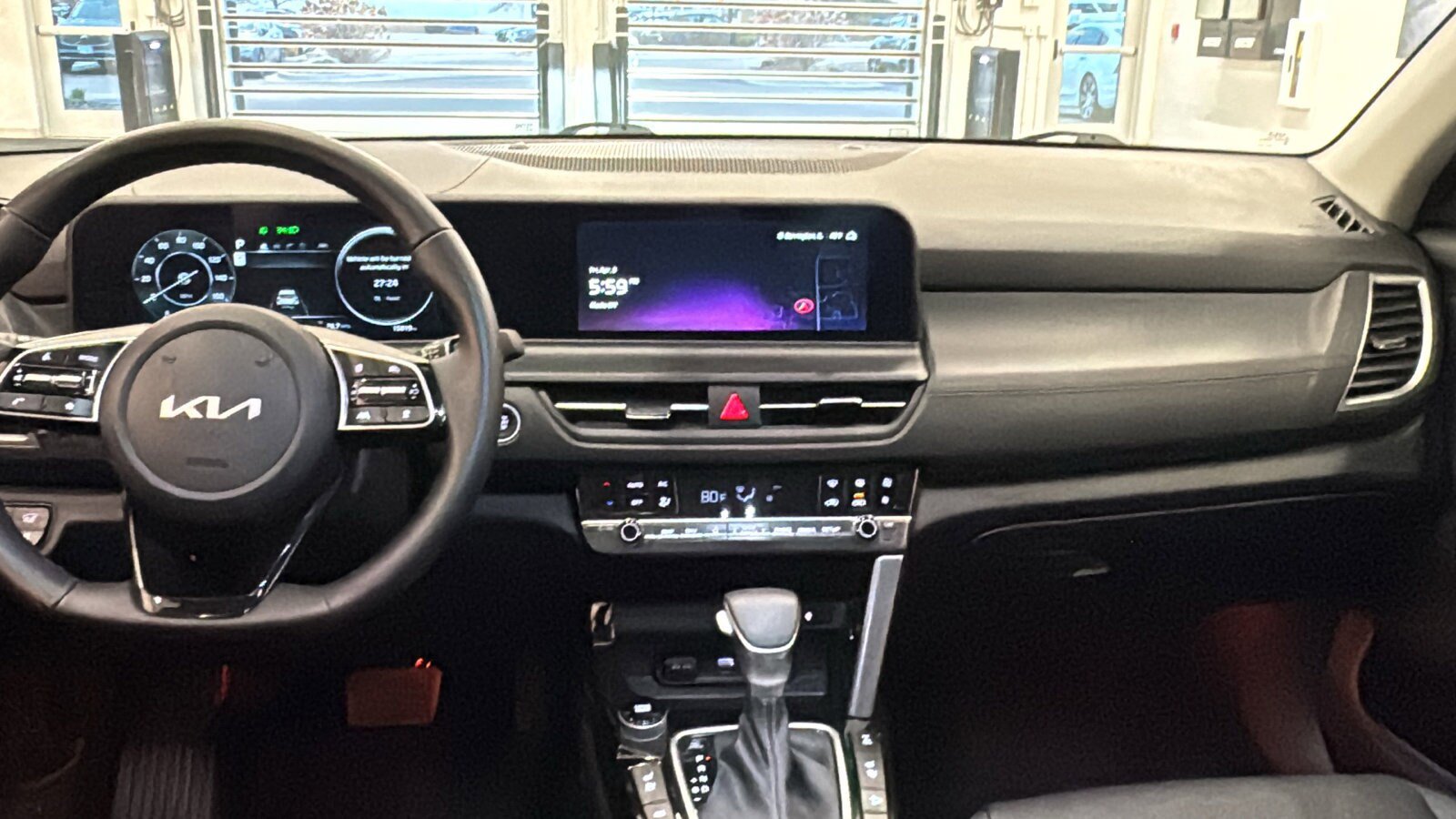 Used 2024 Kia Seltos SX w/ SX Sunroof Package image 11