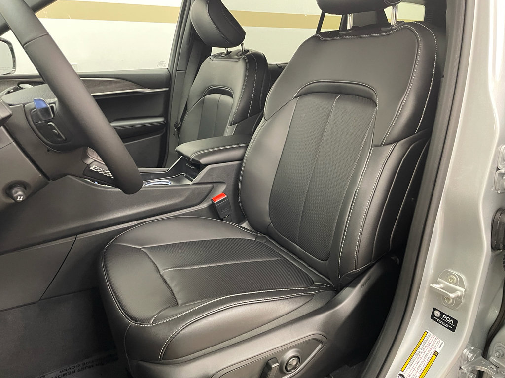 New 2025 Jeep Grand Cherokee L Limited w/ Luxury Tech Group II image 6