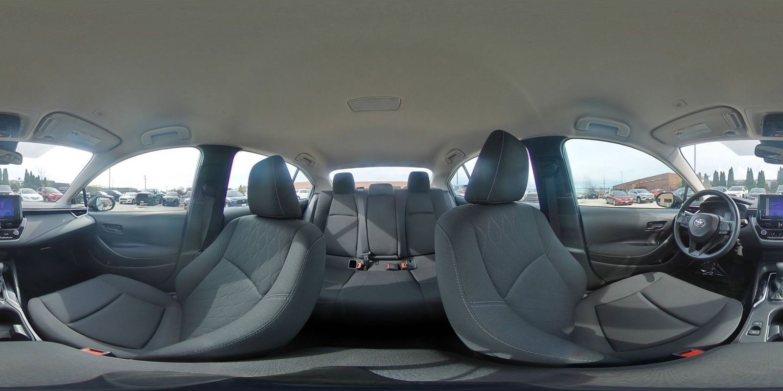 Used 2025 Toyota Corolla LE image 40