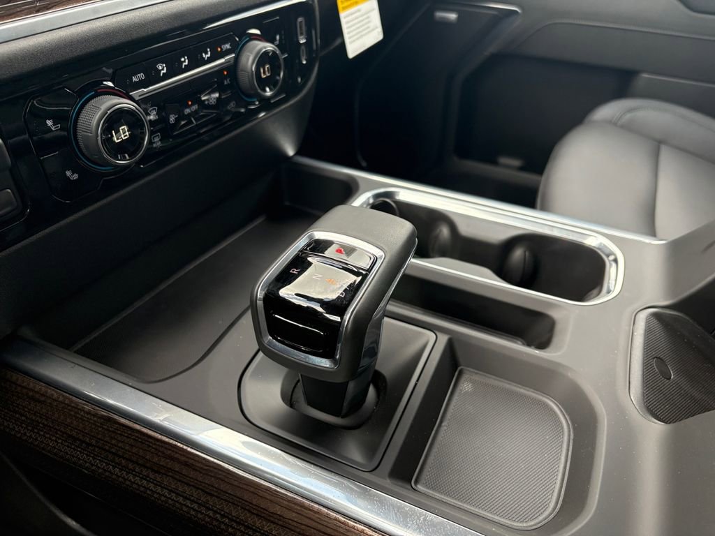 Used 2026 Chevrolet Silverado 1500 LT Trail Boss w/ LT Trail Boss Premium Package AWD/4WD image 28