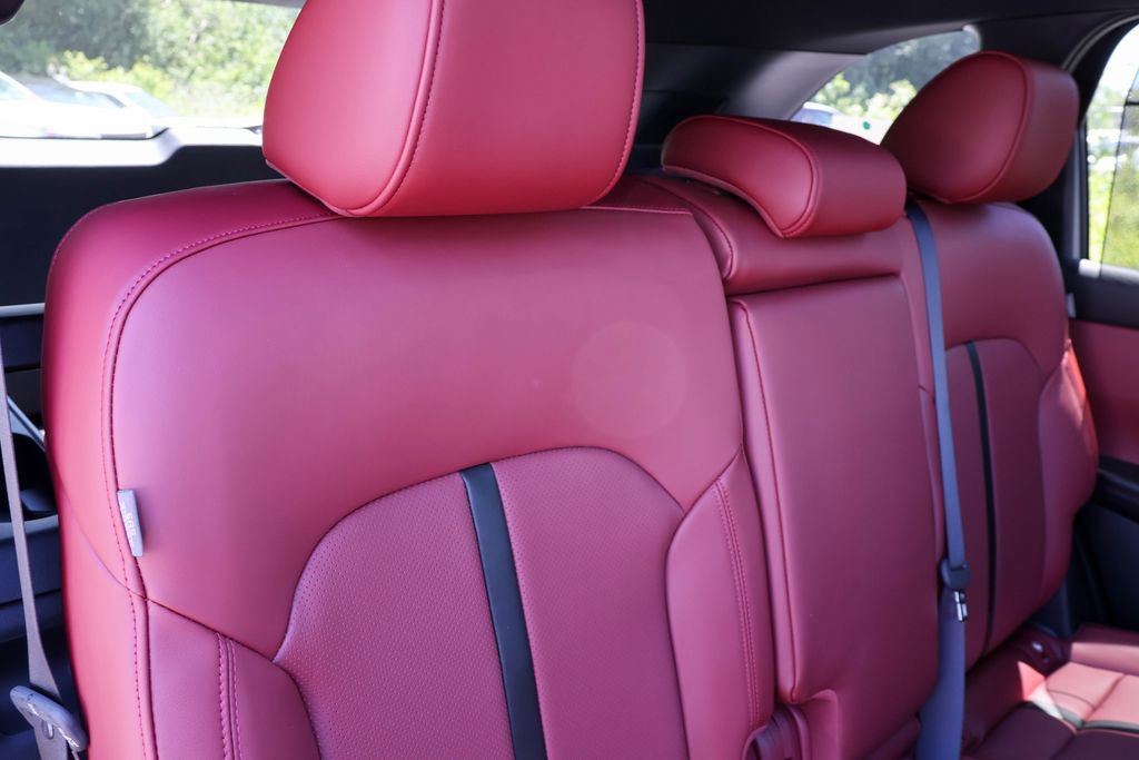 Used 2025 MAZDA CX-70 Plug-In Hybrid w/ Premium Plus image 34