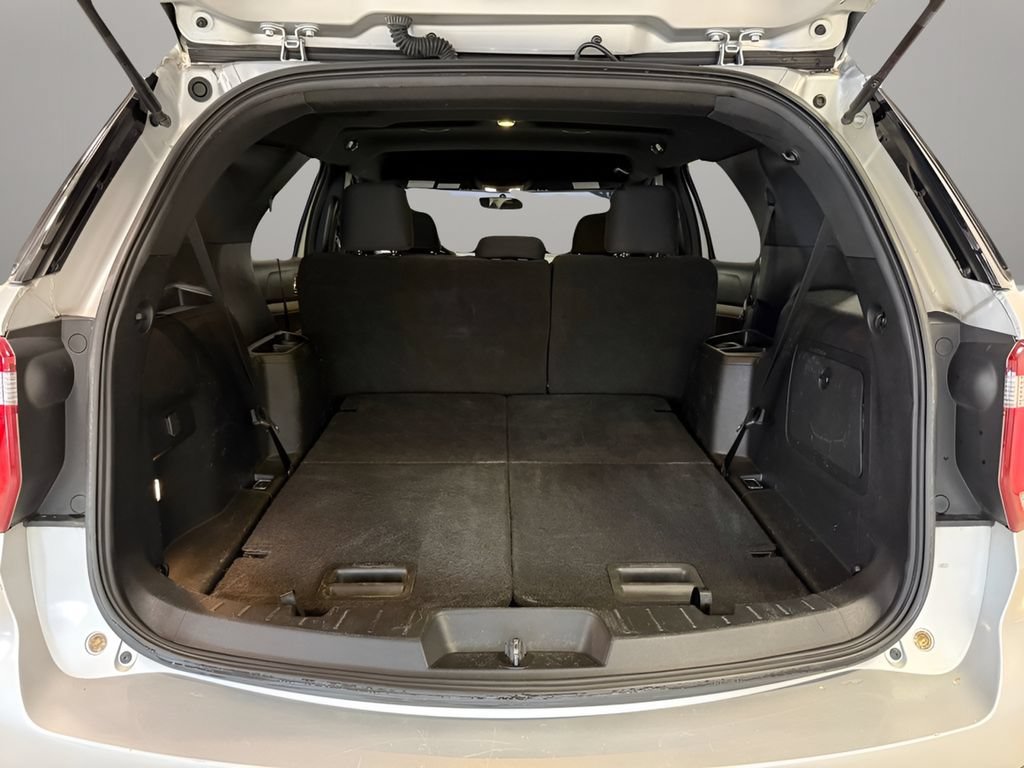 Used 2017 Ford Explorer XLT FWD image 14