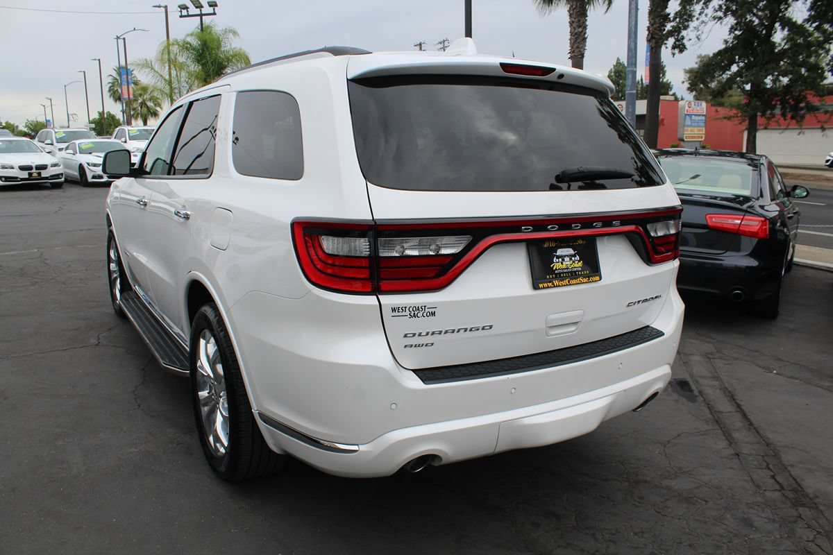Used 2017 Dodge Durango Citadel w/ Premium Entertainment Group AWD/4WD image 5