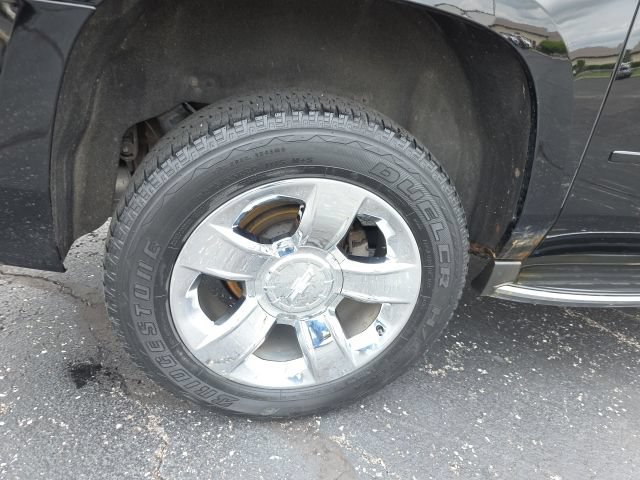 Used 2017 Chevrolet Suburban Premier AWD/4WD image 71