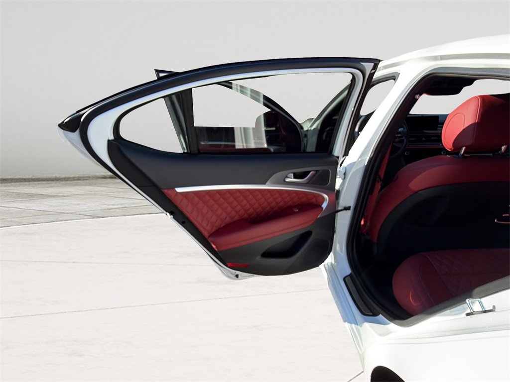 Used 2025 Genesis G70 3.3T Advanced w/ Sport Prestige Package image 22