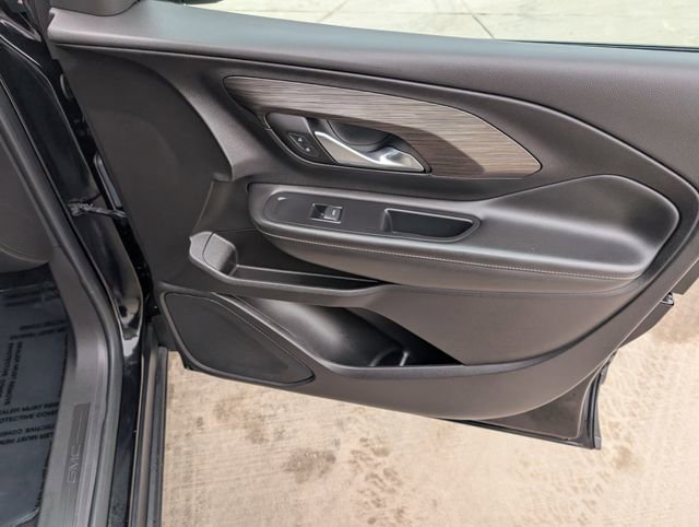 Used 2024 GMC Terrain SLT image 31