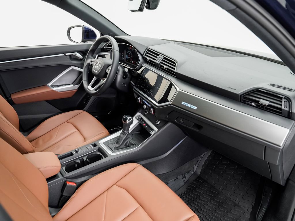 Certified 2025 Audi Q3 2.0T Premium Plus w/ Premium Plus Package image 20