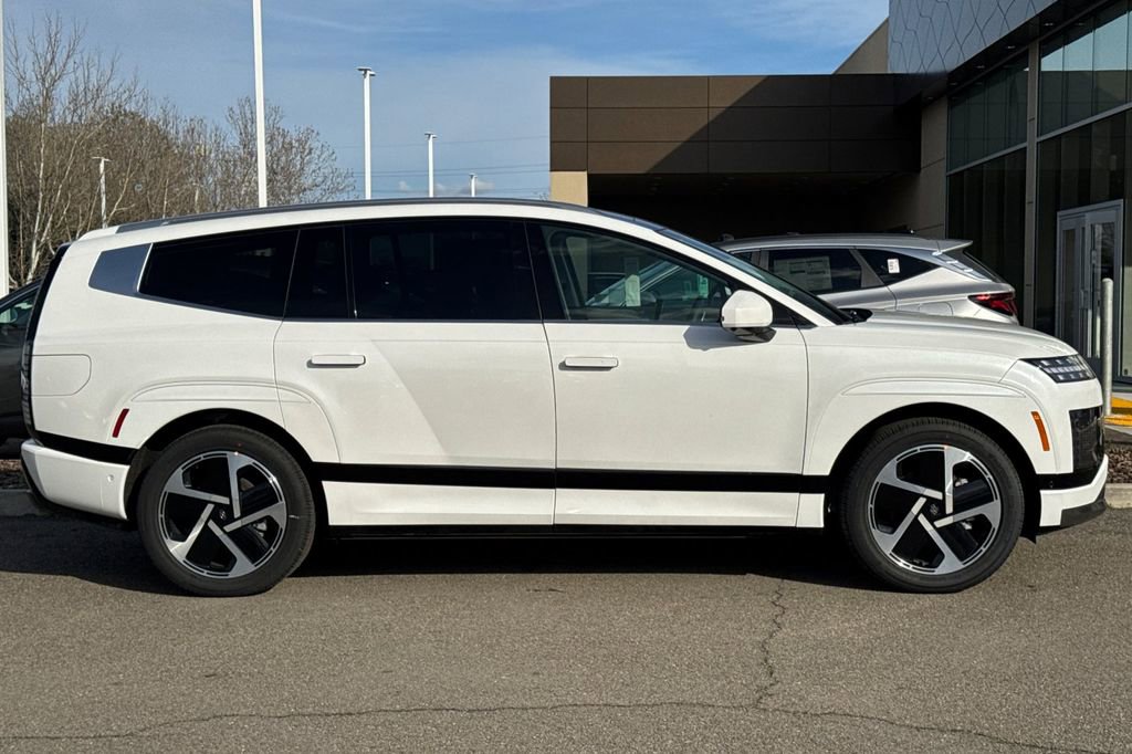 New 2026 Hyundai Ioniq 9 Calligraphy image 3